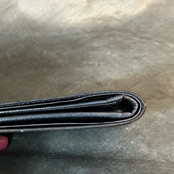 #4743. Prada Men's Safianno Leather Bifold Gunmetal Wallet - Picture 9 of 12